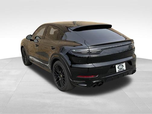 Jet Black Metallic 2022 Porsche Cayenne GTS