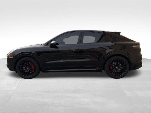 Jet Black Metallic 2022 Porsche Cayenne GTS