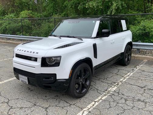 2024 Land Rover Defender P400 X-Dynamic SE