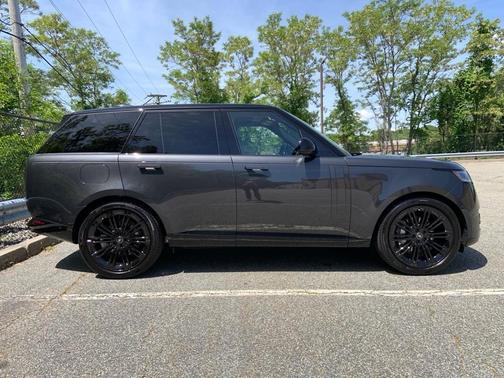 2025 Land Rover Range Rover P400 SE