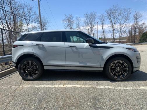 2026 Land Rover Range Rover Evoque Dynamic SE