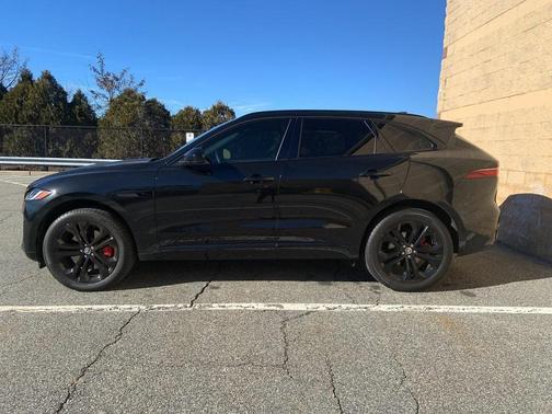 2025 Jaguar F-PACE P400 R-Dynamic S