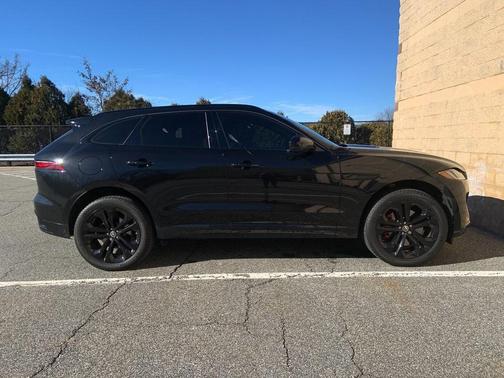 2025 Jaguar F-PACE P400 R-Dynamic S