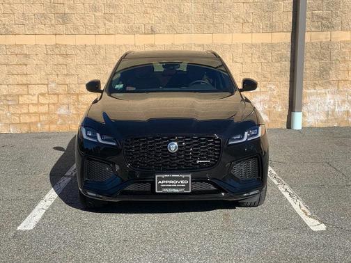 2025 Jaguar F-PACE P400 R-Dynamic S