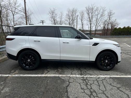 2023 Land Rover Range Rover Sport SE