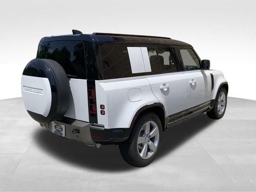 2025 Land Rover Defender P400 X-Dynamic SE