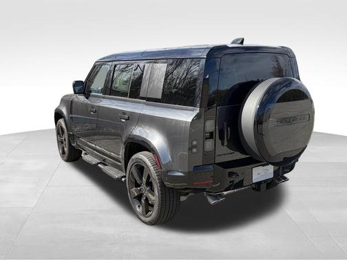 2026 Land Rover Defender P525 V8