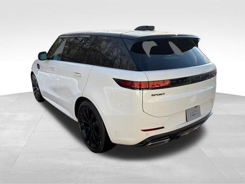 Fuji White 2026 Land Rover Range Rover Sport P400 Dynamic SE