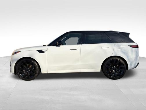 Fuji White 2026 Land Rover Range Rover Sport P400 Dynamic SE