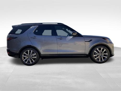 2025 Land Rover Discovery P300 Dynamic SE