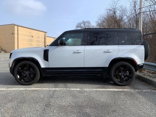2023 Land Rover Defender 110 X-Dynamic SE