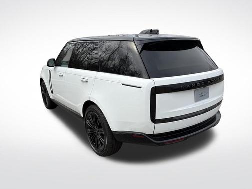 Fuji White 2026 Land Rover Range Rover P400 SE