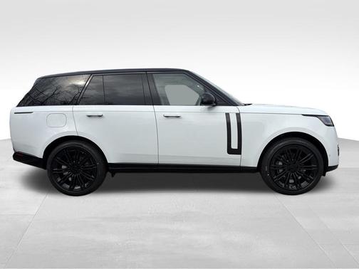 Fuji White 2026 Land Rover Range Rover P400 SE