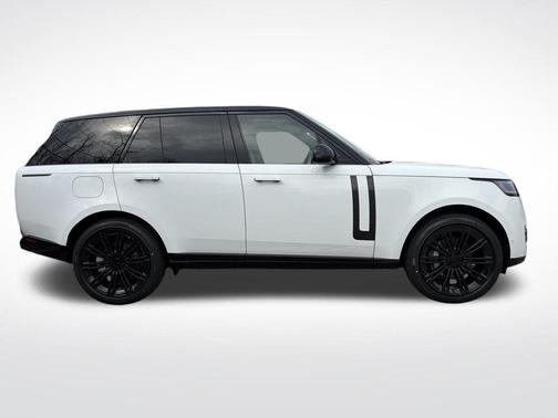 Fuji White 2026 Land Rover Range Rover P400 SE