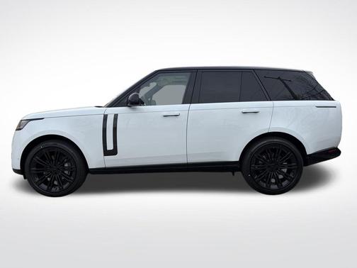 Fuji White 2026 Land Rover Range Rover P400 SE