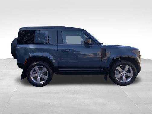 2025 Land Rover Defender P400 X-Dynamic SE