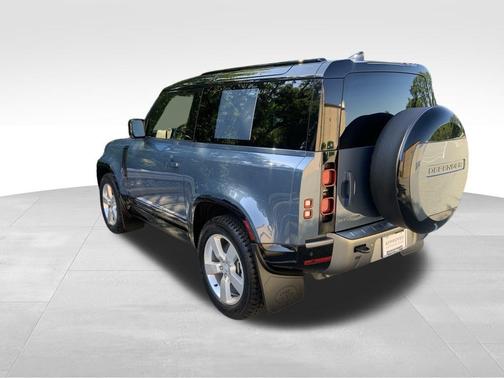 2025 Land Rover Defender P400 X-Dynamic SE
