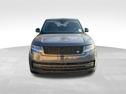 2025 Land Rover Range Rover P550e SE