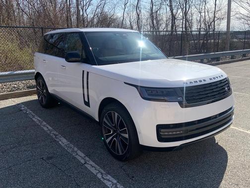 2025 Land Rover Range Rover P550e SE