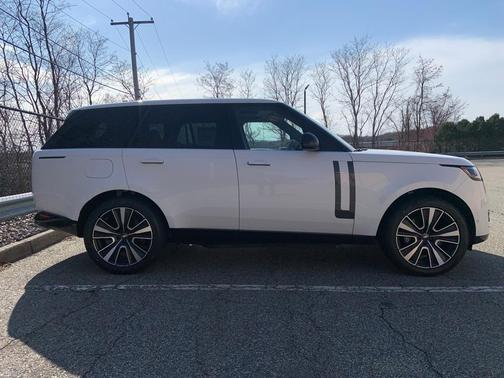 2025 Land Rover Range Rover P550e SE