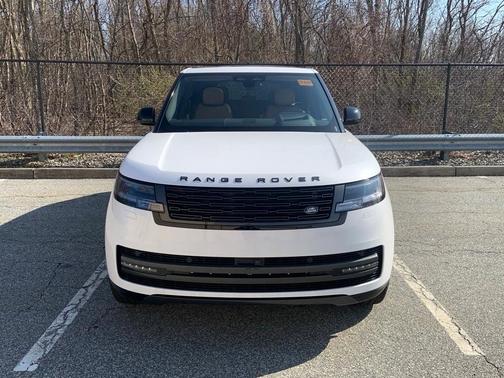 2025 Land Rover Range Rover P550e SE