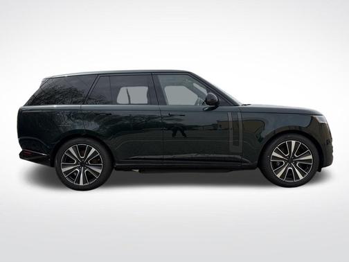 British Racing Green 2026 Land Rover Range Rover P550e SE