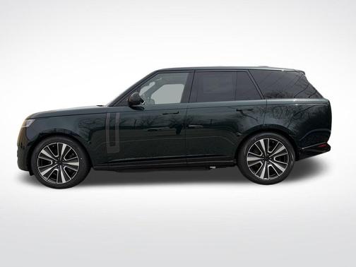 British Racing Green 2026 Land Rover Range Rover P550e SE