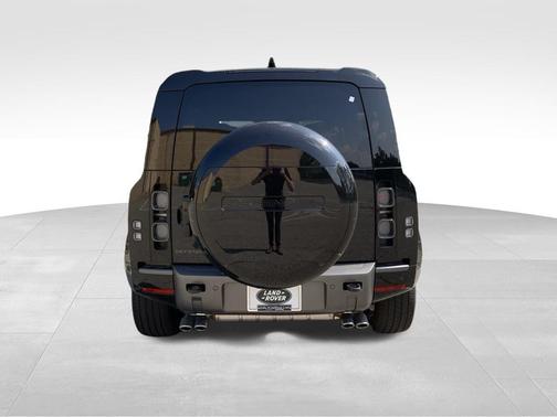 2025 Land Rover Defender P525 V8