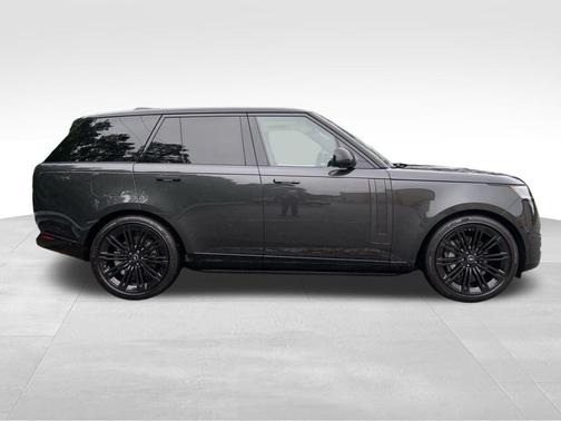 2025 Land Rover Range Rover P400 SE