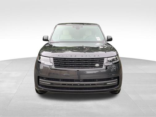 2025 Land Rover Range Rover P400 SE