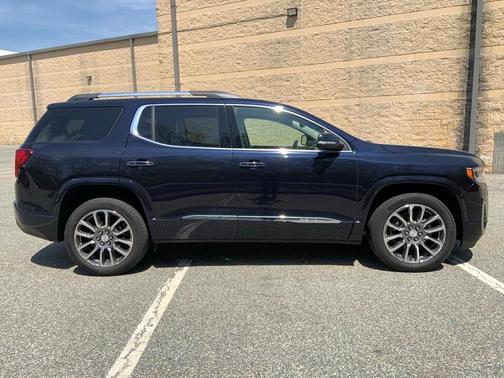 2022 GMC Acadia Denali