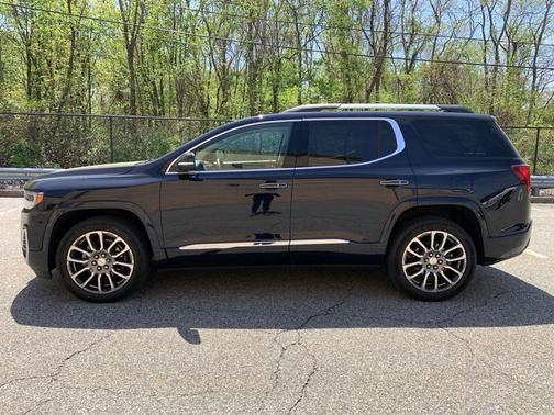 2022 GMC Acadia Denali