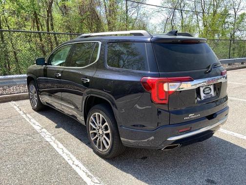 2022 GMC Acadia Denali