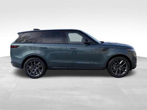 Giola Green 2026 Land Rover Range Rover Sport SE