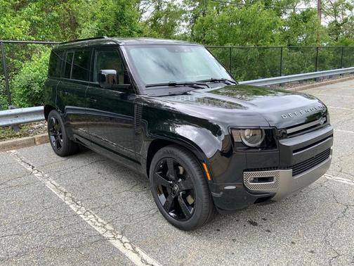 2025 Land Rover Defender P400 X-Dynamic SE