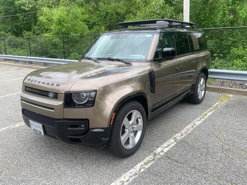 2024 Land Rover Defender P400 X-Dynamic SE