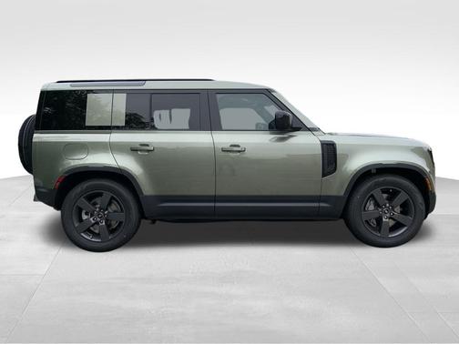 2025 Land Rover Defender P400 S