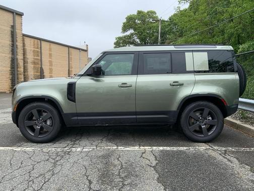 2025 Land Rover Defender P400 S