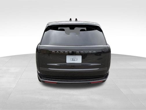 Santorini Black 2026 Land Rover Range Rover P400 SE 7 Seat