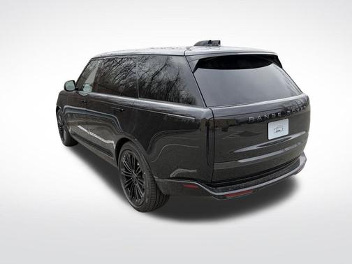 Santorini Black 2026 Land Rover Range Rover P400 SE 7 Seat