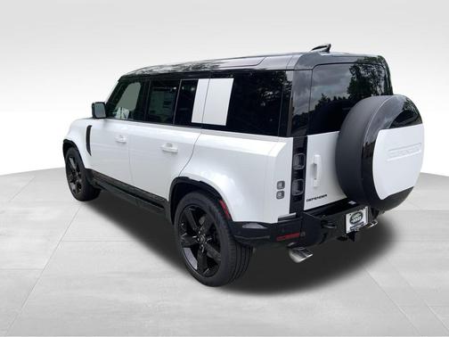 2025 Land Rover Defender P525 V8