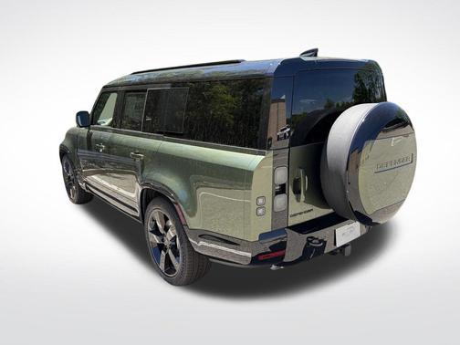 Green Metallic 2026 Land Rover Defender P400 X-Dynamic SE