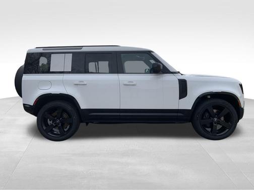 2025 Land Rover Defender P400 X-Dynamic SE