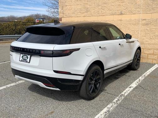 2026 Land Rover Range Rover Velar Dynamic SE