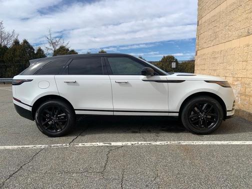 2026 Land Rover Range Rover Velar Dynamic SE