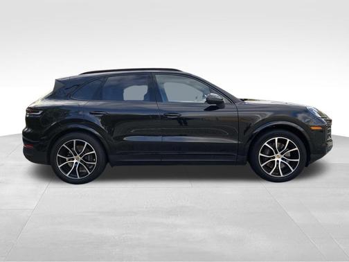 2024 Porsche Cayenne Base