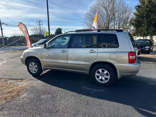 2003 Toyota Highlander Base