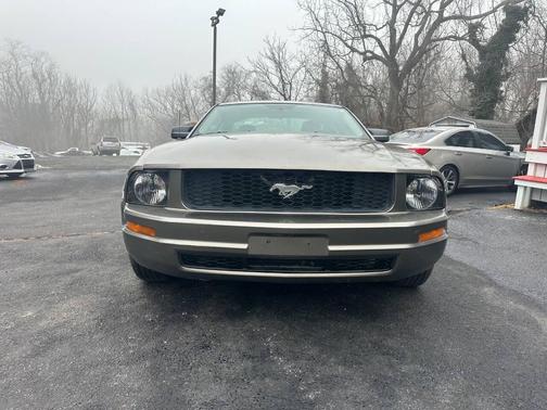 2005 Ford Mustang Premium
