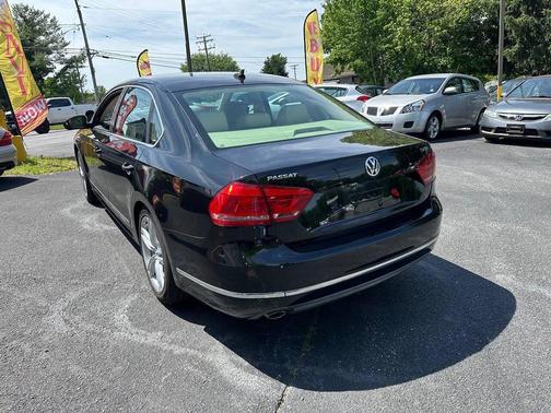 Black 2014 Volkswagen Passat 2.0L TDI DSG SEL Premium