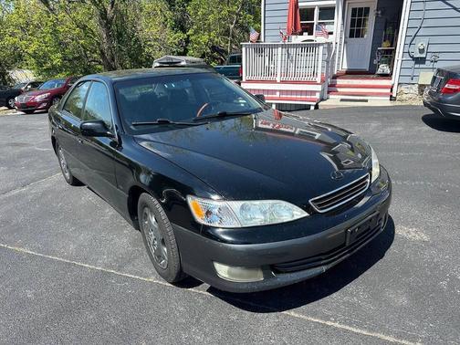Black Onyx 2001 Lexus ES 300 Base
